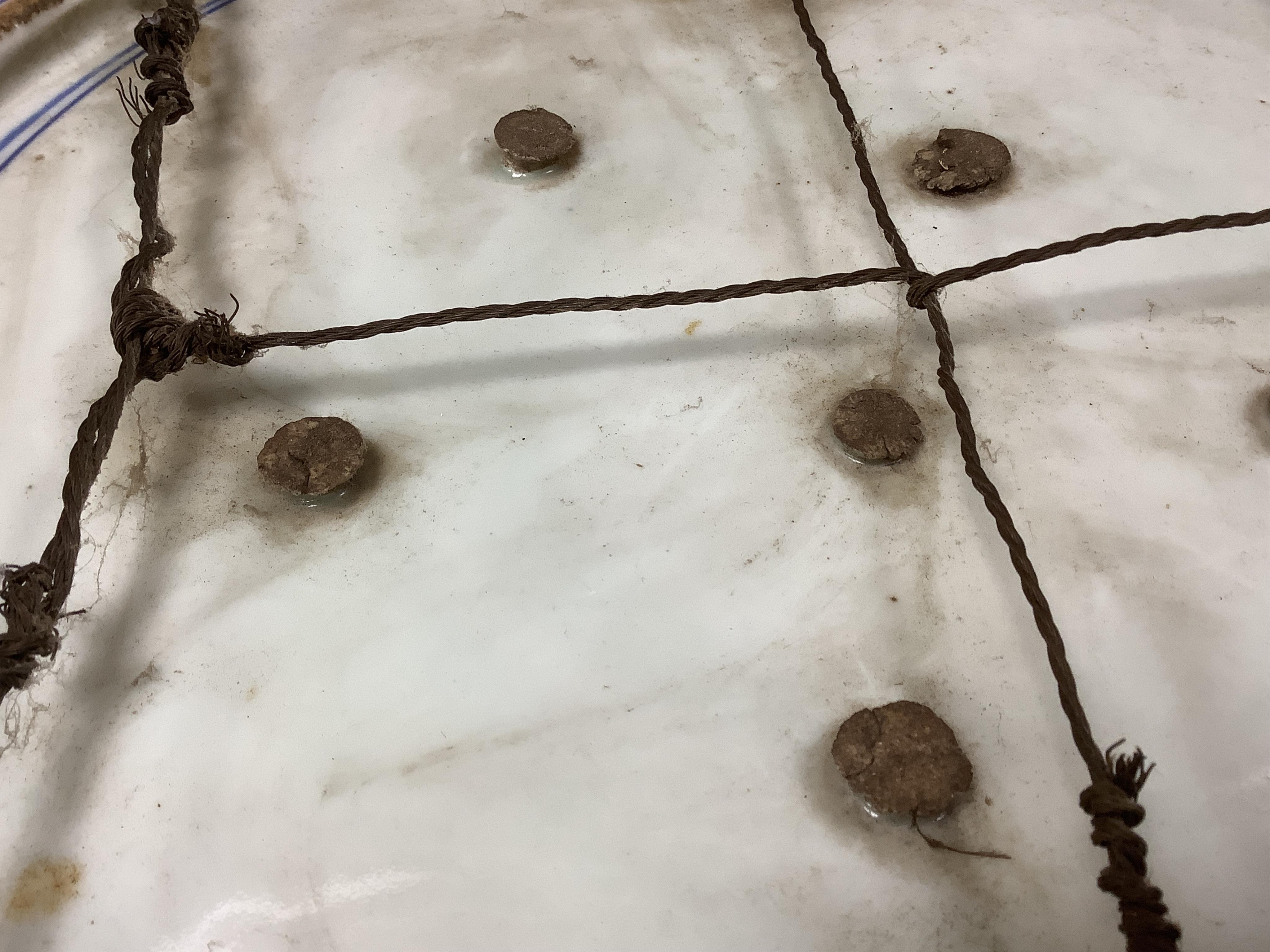 A large Japanese Imari charger, Meiji period (1868-1912), 62cm